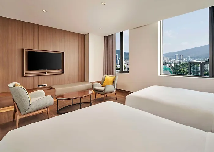 Hilton Garden Gangnam Hotel 4*