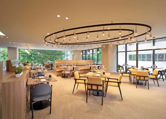 Hilton Garden Gangnam Hotel 4*