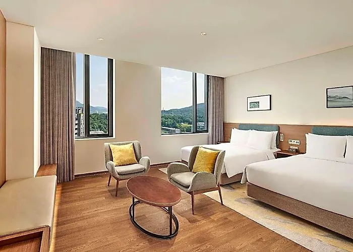 Hilton Garden Gangnam Hotel 4*
